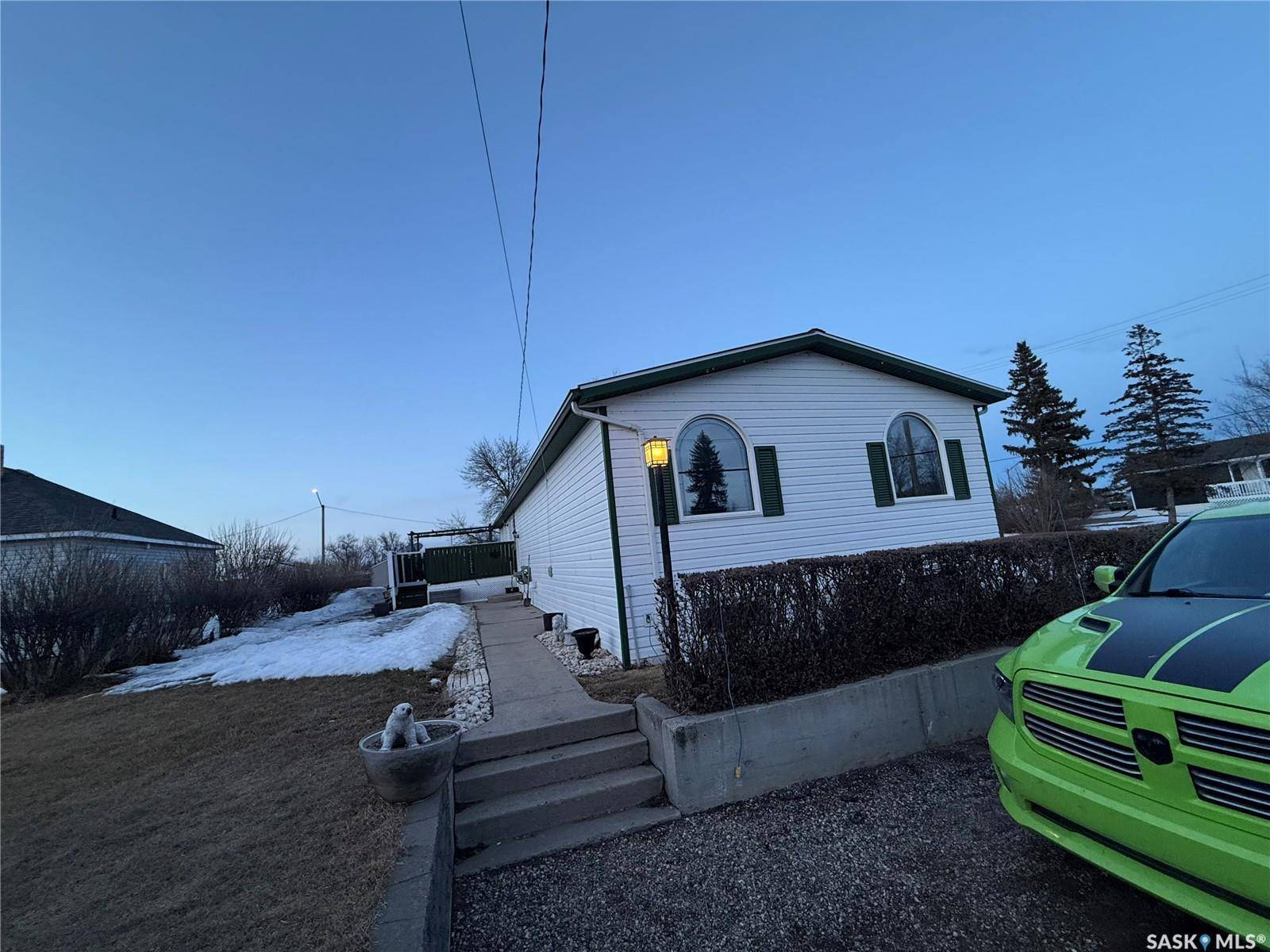 Carnduff, SK S0C 0S0,102 3rd STREET E