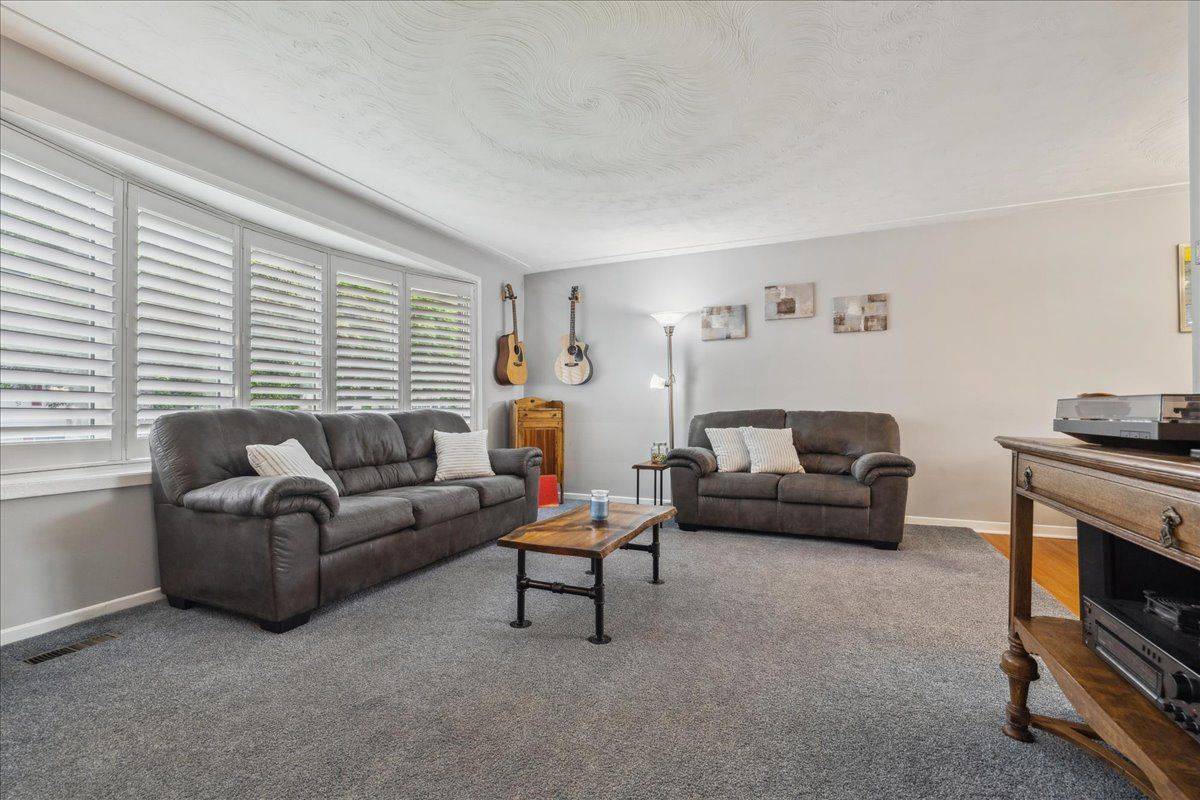 Burlington, ON L7L 4R1,355 Hampton Heath RD
