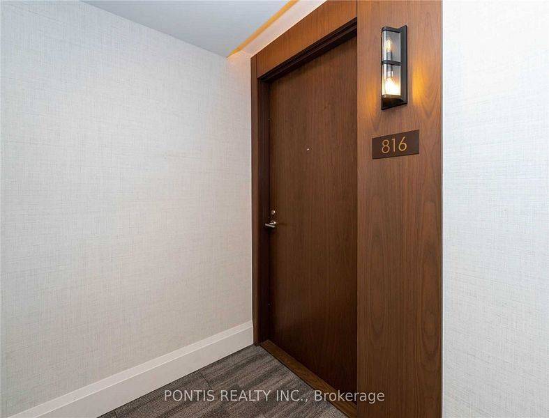 Milton, ON L9T 9M3,1050 MAIN ST E #816