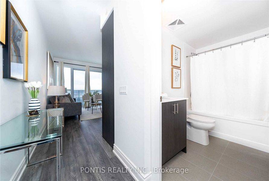 Milton, ON L9T 9M3,1050 MAIN ST E #816