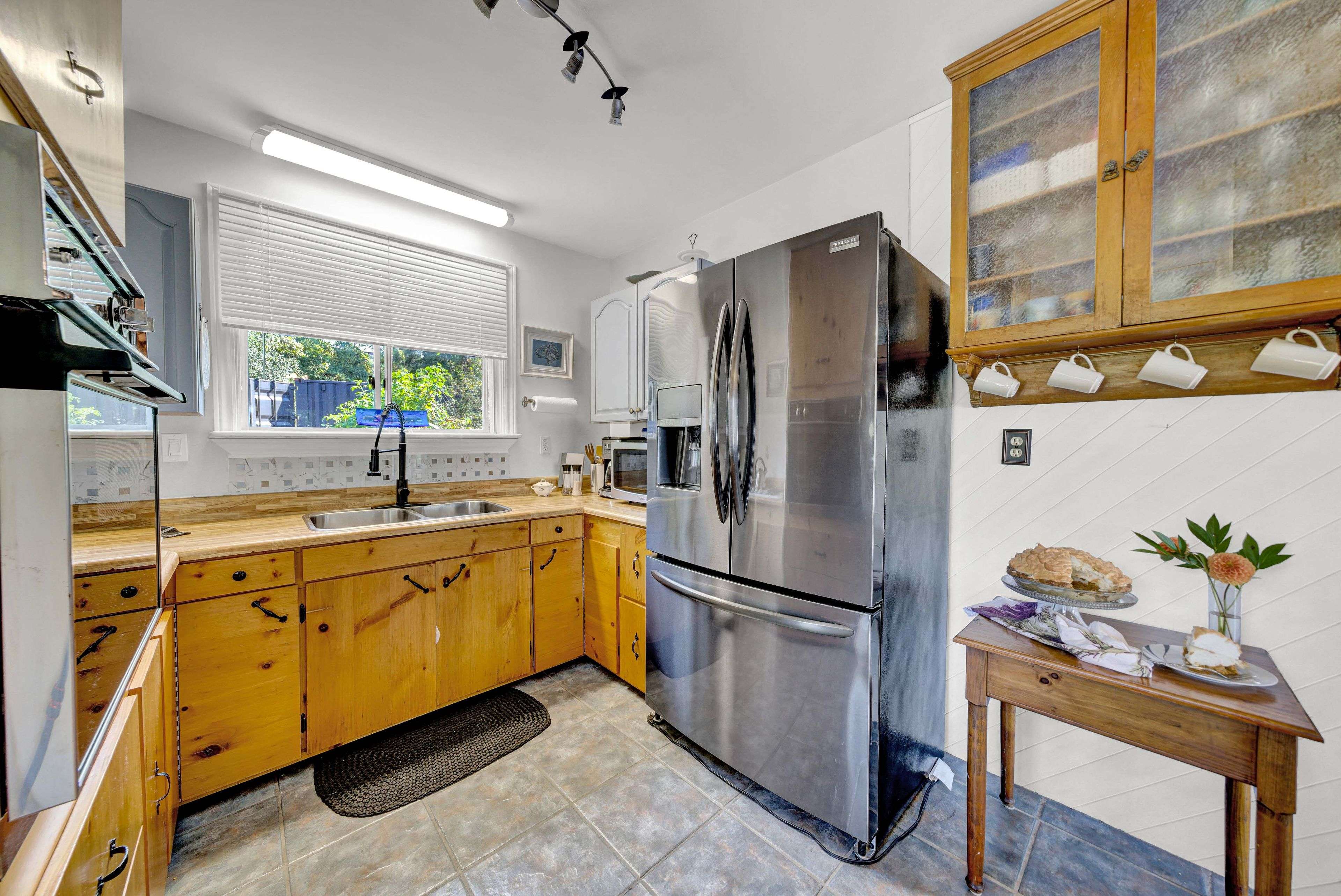 Prince Edward County, ON K0K 1A0,96/102 Bishop LN