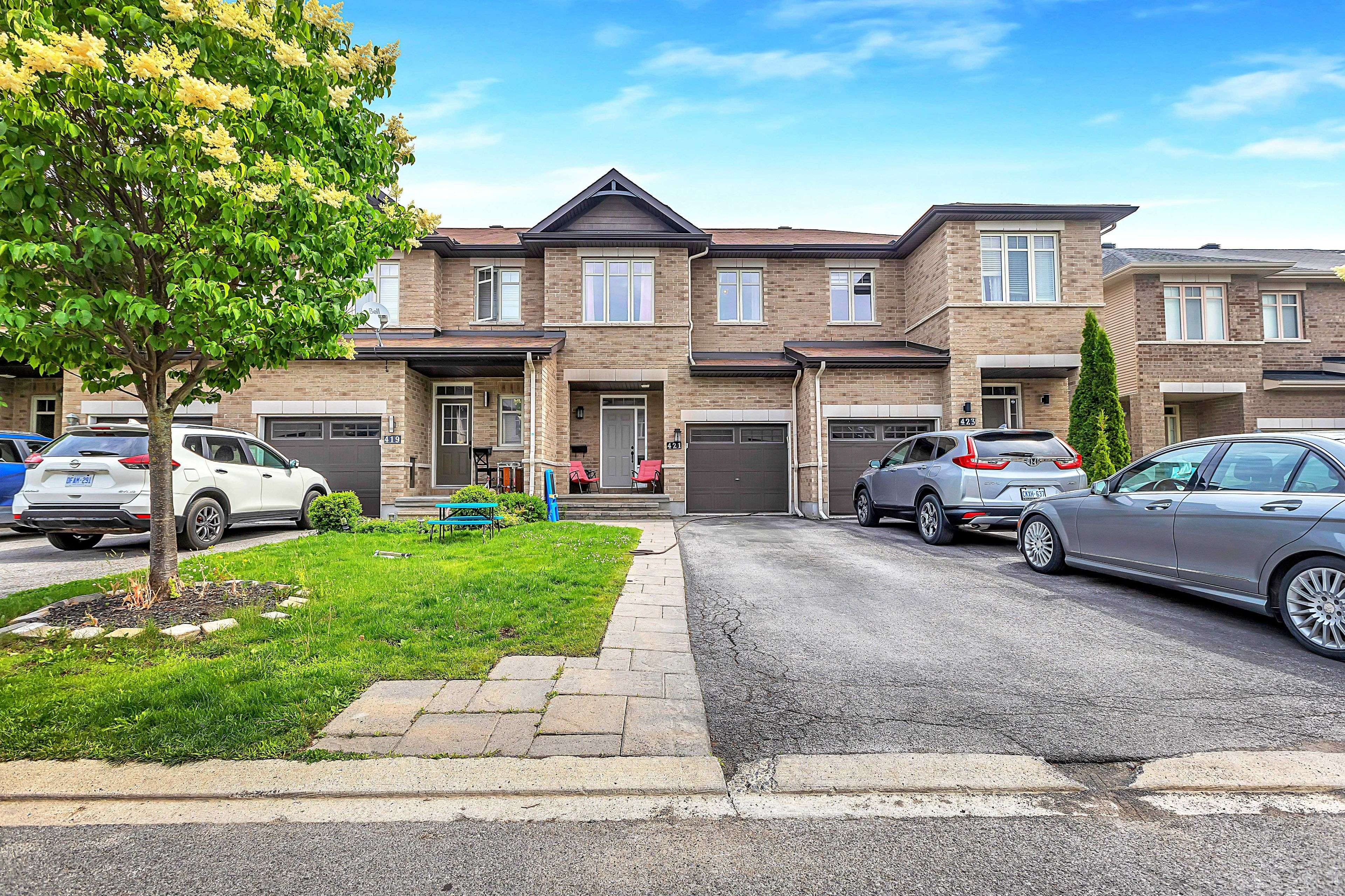 421 Arncliffe AVE, Kanata, ON K2W 0B8