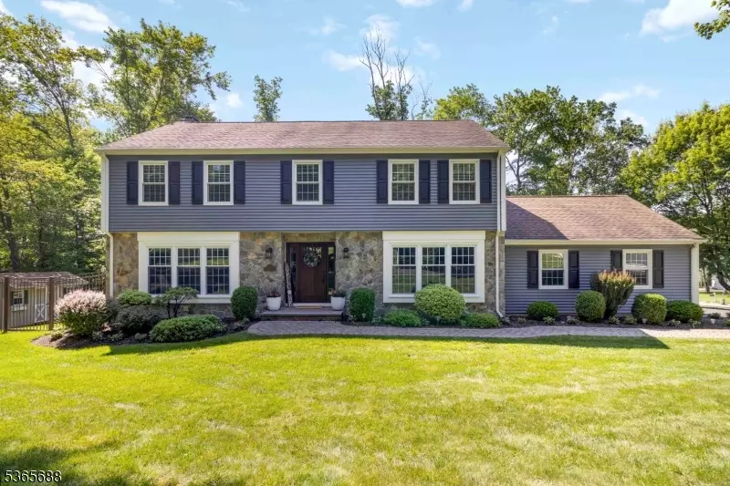 Morris Plains Boro, NJ 07950,6 Wyckoff Way