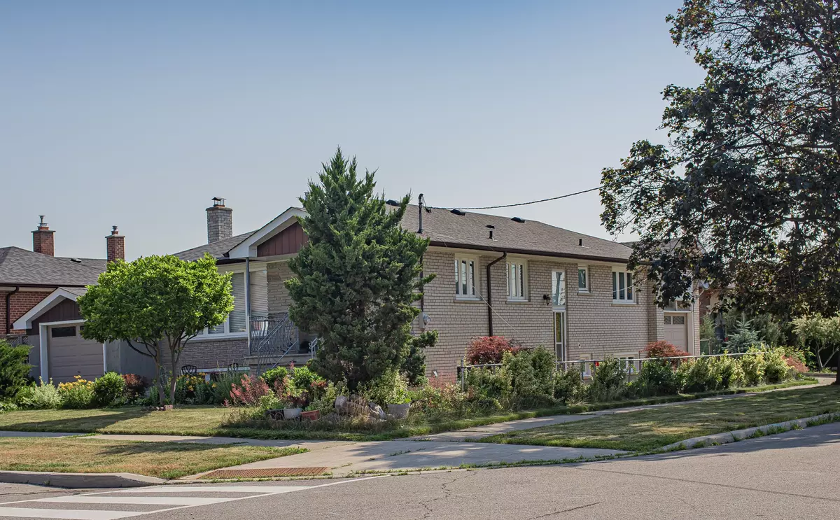 Toronto W05, ON M3J 1H7,49 Dundee DR