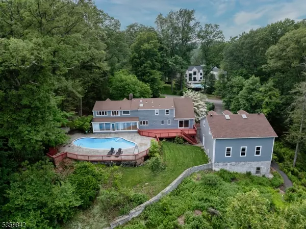 180 Roundtop Rd, Bernardsville Boro, NJ 07924