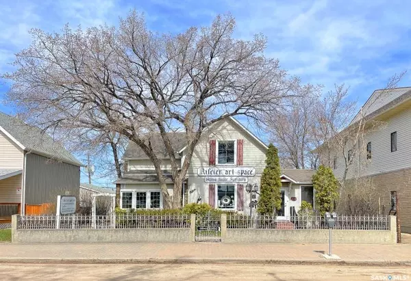 56 Athabasca STREET W, Moose Jaw, SK S6H 2B5