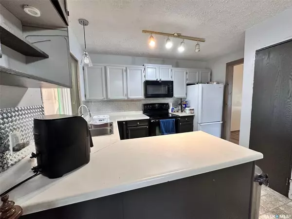 Spiritwood, SK S0J 2M0,422 1st STREET W