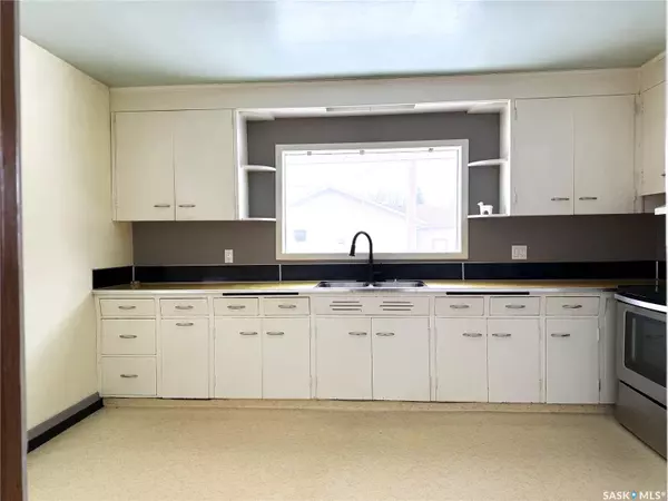 Humboldt, SK S0K 2A0,637 6th STREET
