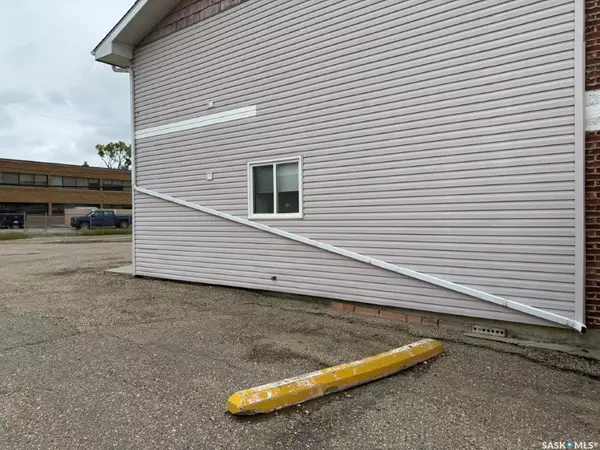 Kindersley, SK S0L 1S0,122 1st AVENUE E #2