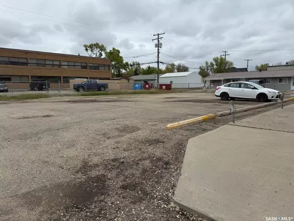 Kindersley, SK S0L 1S0,122 1st AVENUE E #2