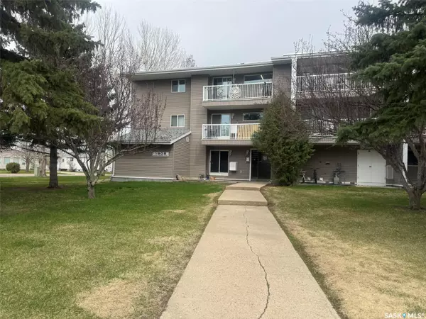 1808 Eaglesham AVENUE #207, Weyburn, SK S4T 2R1