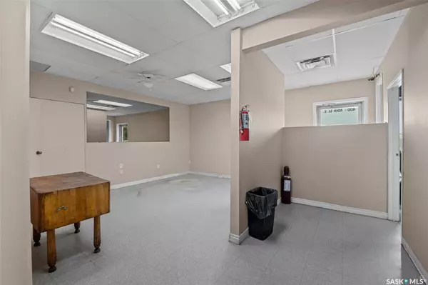 Prince Albert, SK S6W 1A4,400 40th STREET E