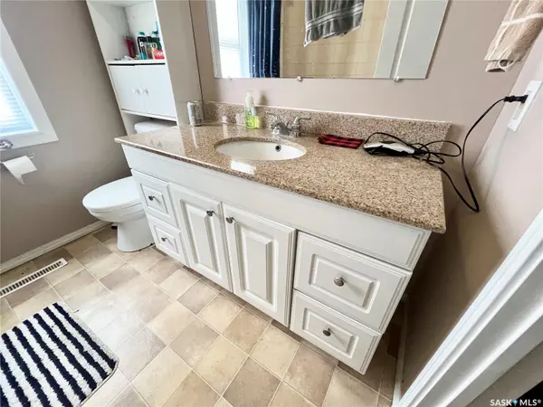 Wilkie, SK S0K 4W0,412 2nd STREET E