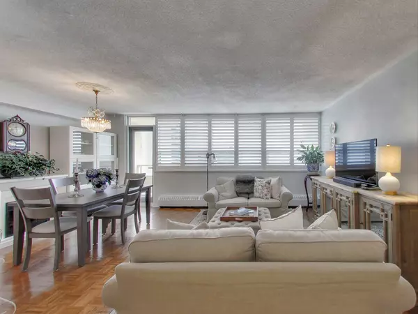 Toronto W04, ON M6B 1K1,360 Ridelle AVE #2217