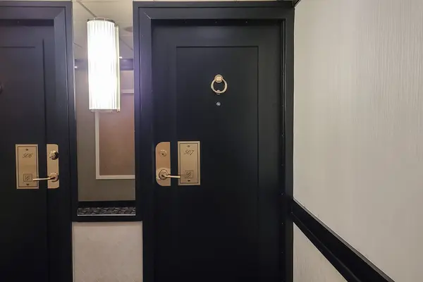 Toronto W06, ON M8V 2Z6,2045 Lake Shore BLVD W #507