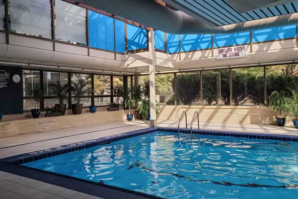 Toronto W06, ON M8V 2Z6,2045 Lake Shore BLVD W #507