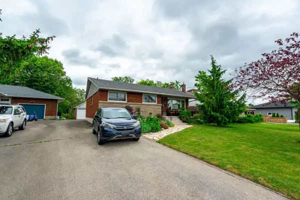 7126 Roger CRES, Niagara Falls, ON L2G 3A7