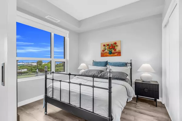 Lincoln, ON L3J 2J3,5055 Greenlane RD #208