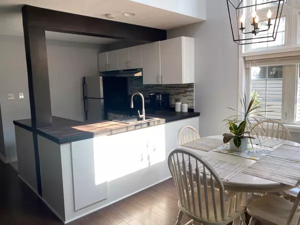 Blue Mountains, ON L9Y 0N9,146 Settlers WAY #10