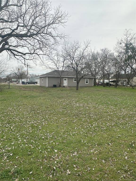 Bowie, TX 76230,610 N Mason Street
