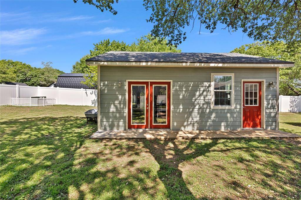 Cleburne, TX 76033,704 Hyde Park Boulevard