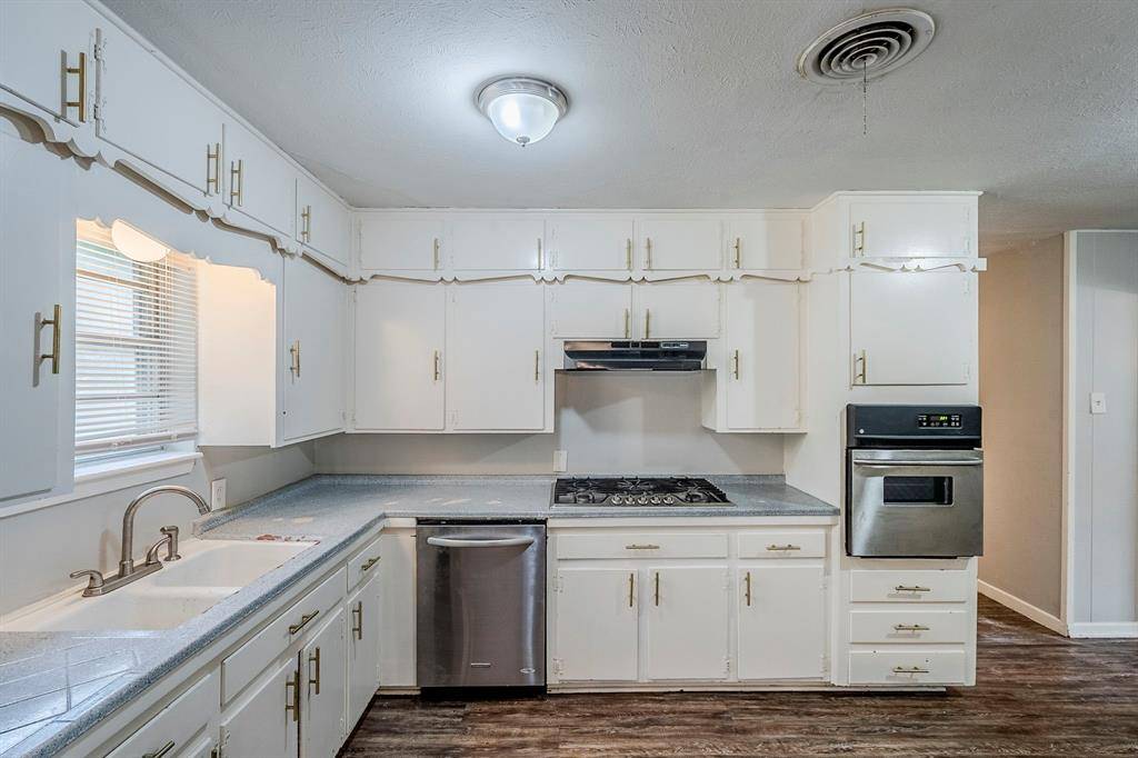 Fort Worth, TX 76133,5729 Wales Avenue