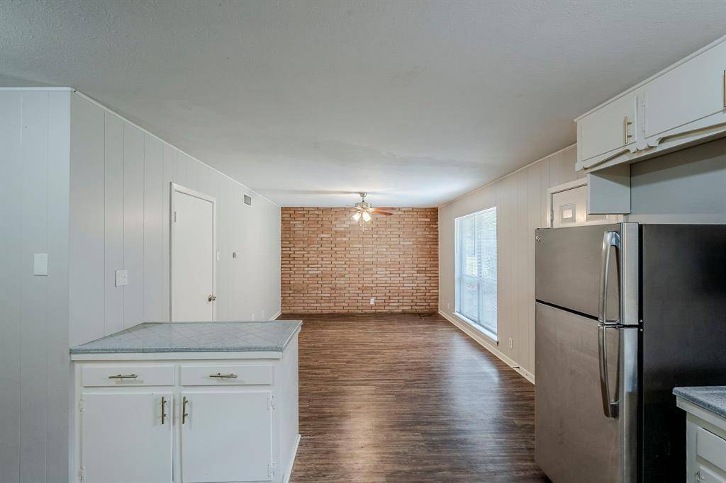 Fort Worth, TX 76133,5729 Wales Avenue