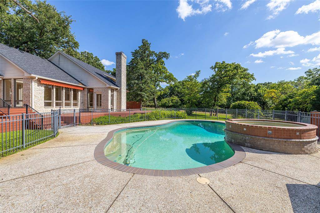 Weatherford, TX 76087,2218 Lake Country Drive