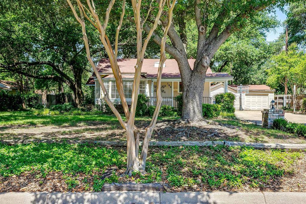 108 Smallwood Drive,  Westworth Village,  TX 76114