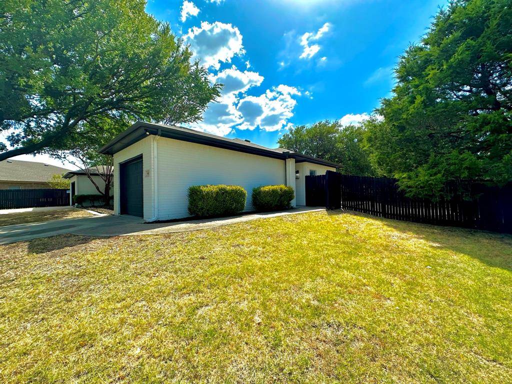 Grand Prairie, TX 75051,901 SE 10th Street