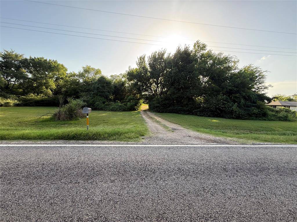 Saltillo, TX 75478,877 Farm Road 900 N