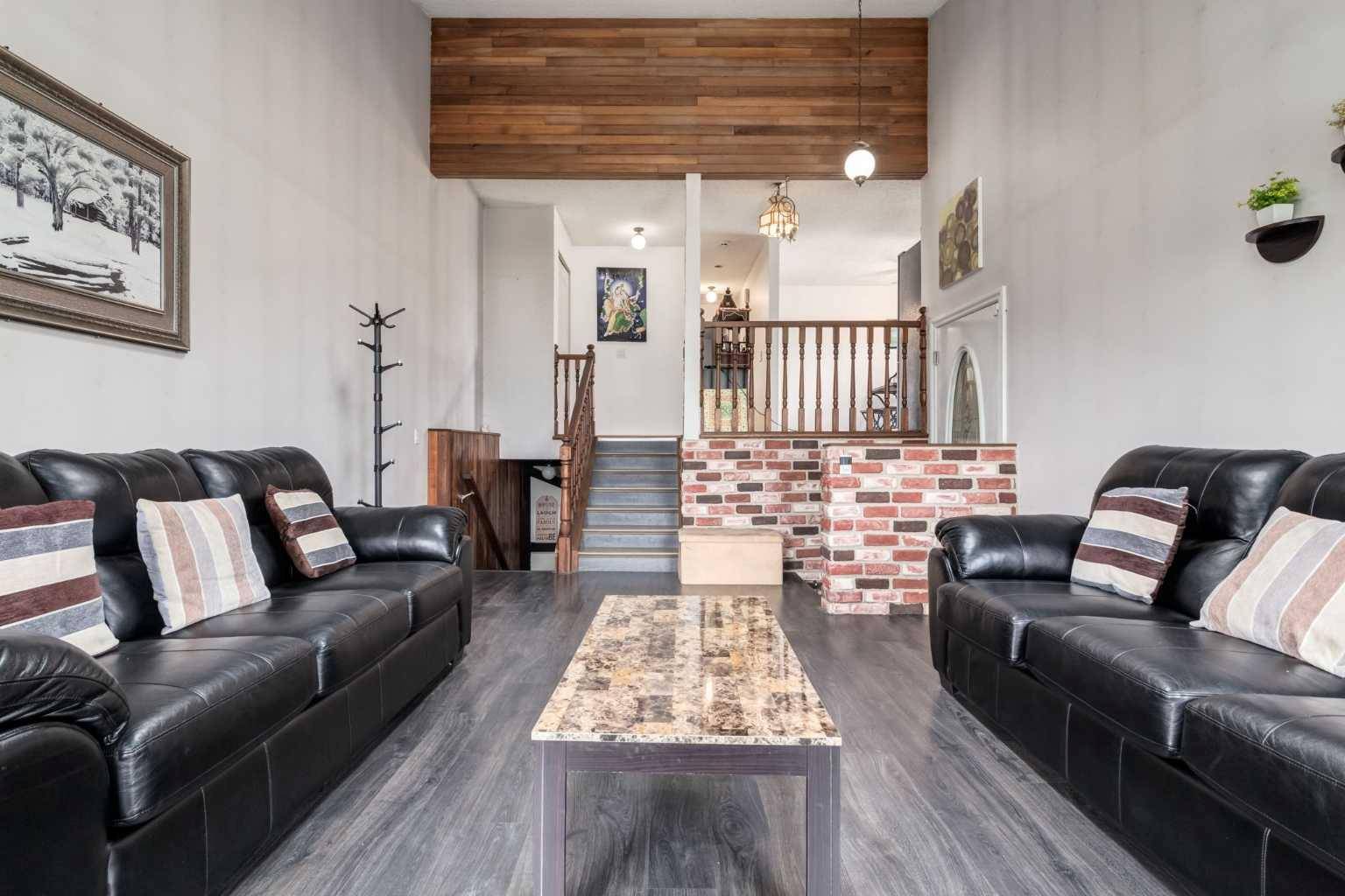 Calgary, AB T3J 1N6,91 Castleridge CRES Northeast
