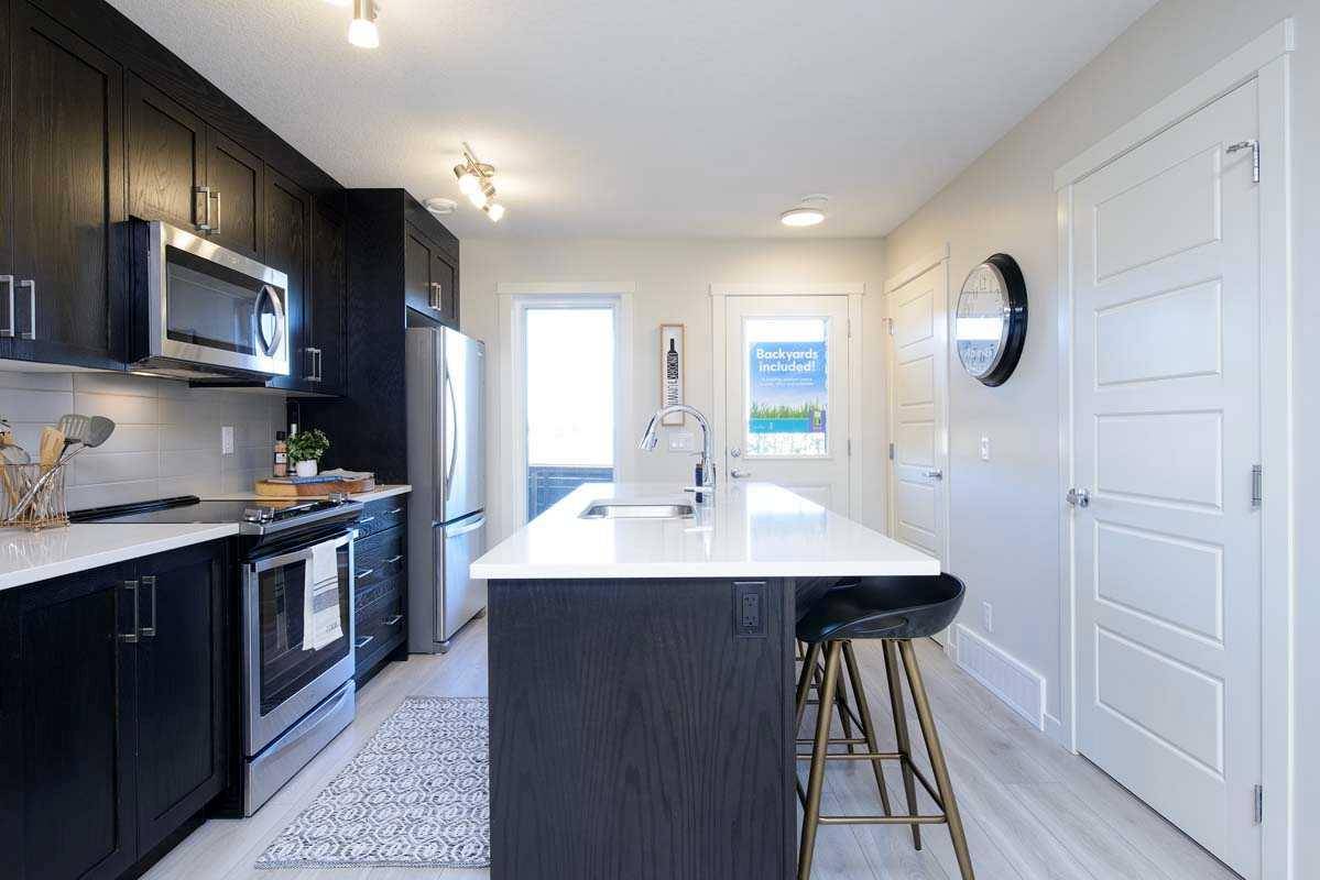 Calgary, AB T4B 3P6,14653 1 ST NE