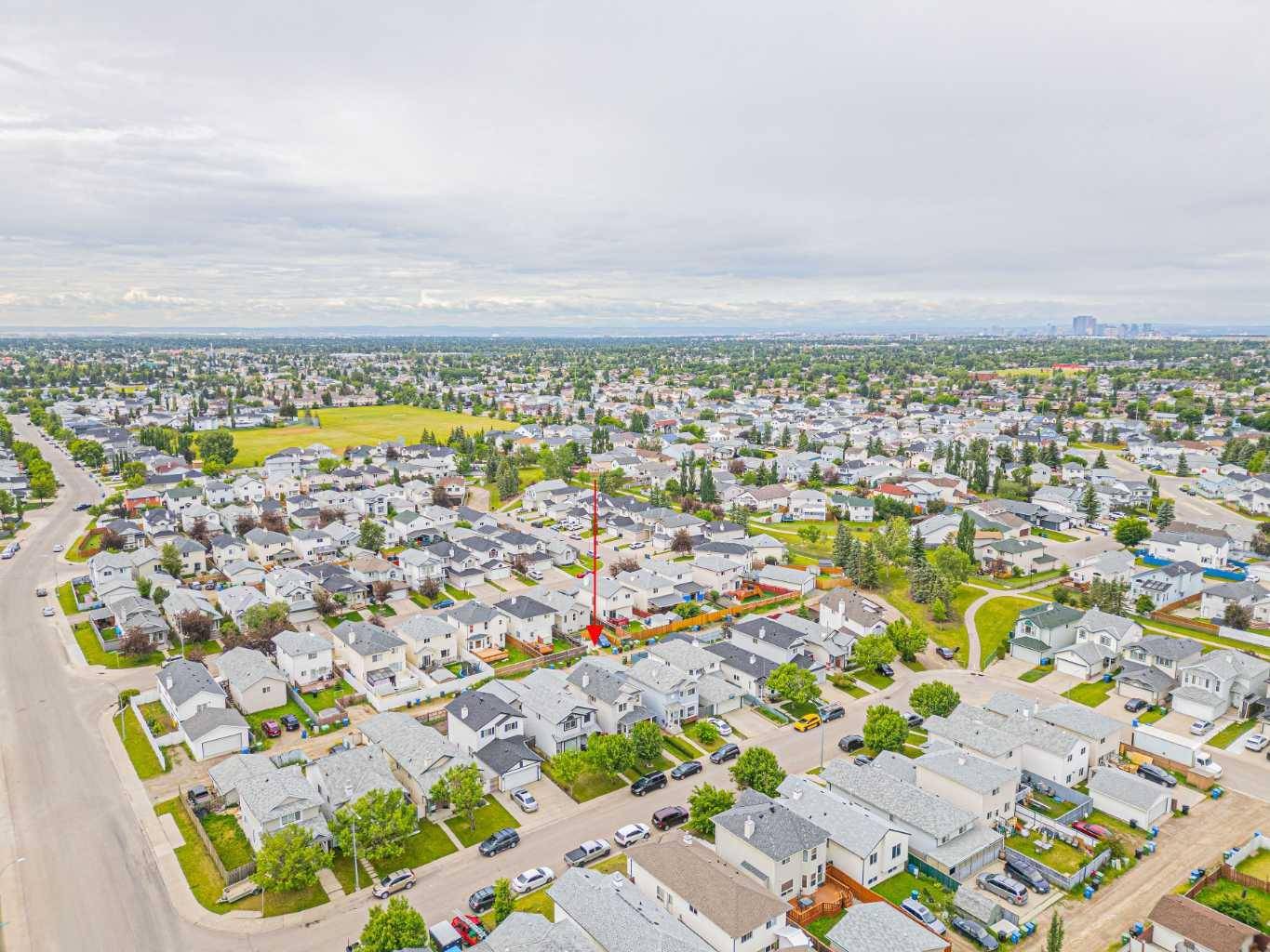 Calgary, AB T1Y 7E8,28 Los Alamos CRES Northeast