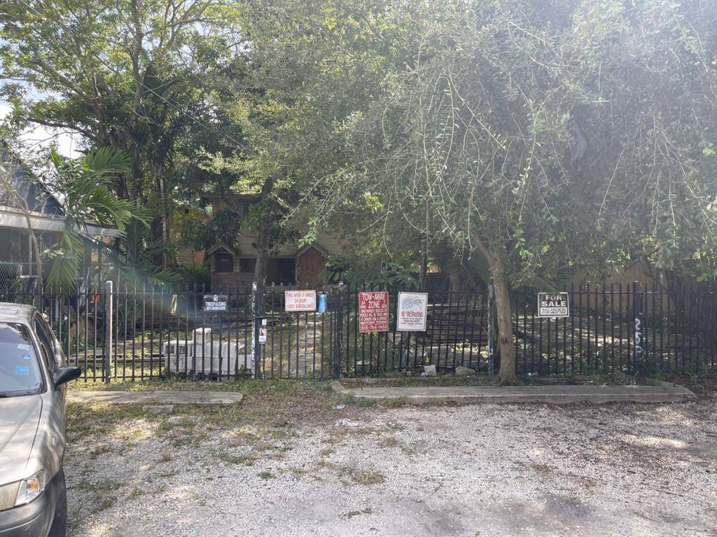 [StreetName, UnitNumber, StreetNumber, StreetDirPrefix], Miami, FL 33137