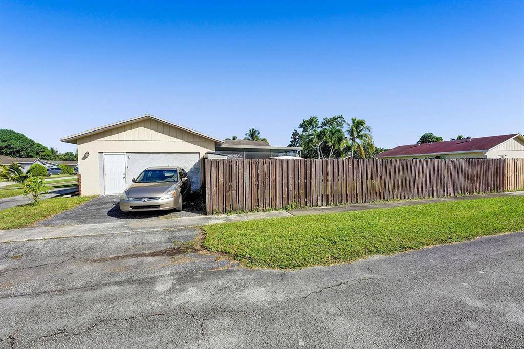 Lauderhill, FL 33351,[StreetName,UnitNumber,StreetNumber,StreetDirPrefix]