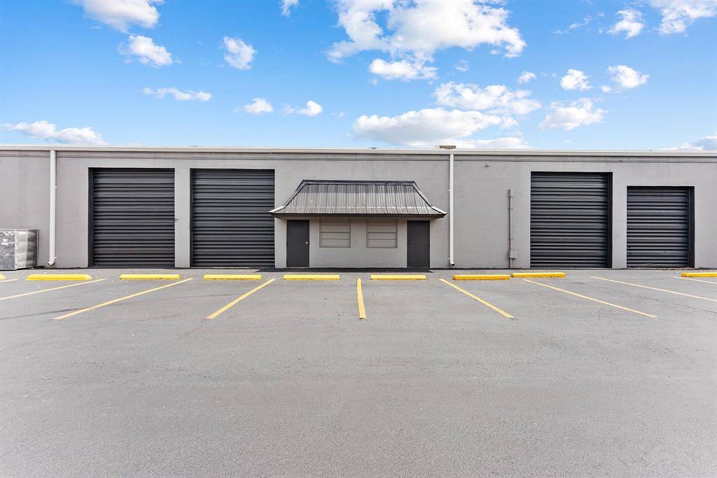 [StreetName, UnitNumber, StreetNumber, StreetDirPrefix], Lauderdale Lakes, FL 33311