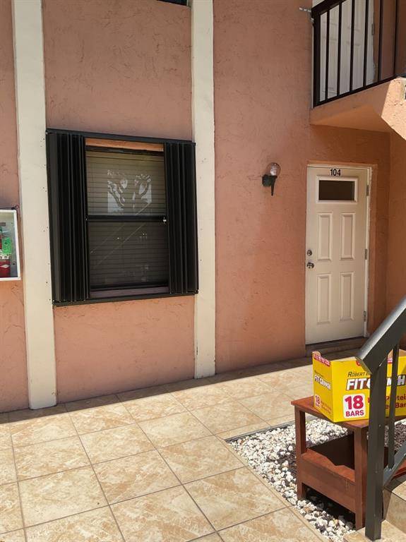 [StreetName, UnitNumber, StreetNumber, StreetDirPrefix], Miami, FL 33196