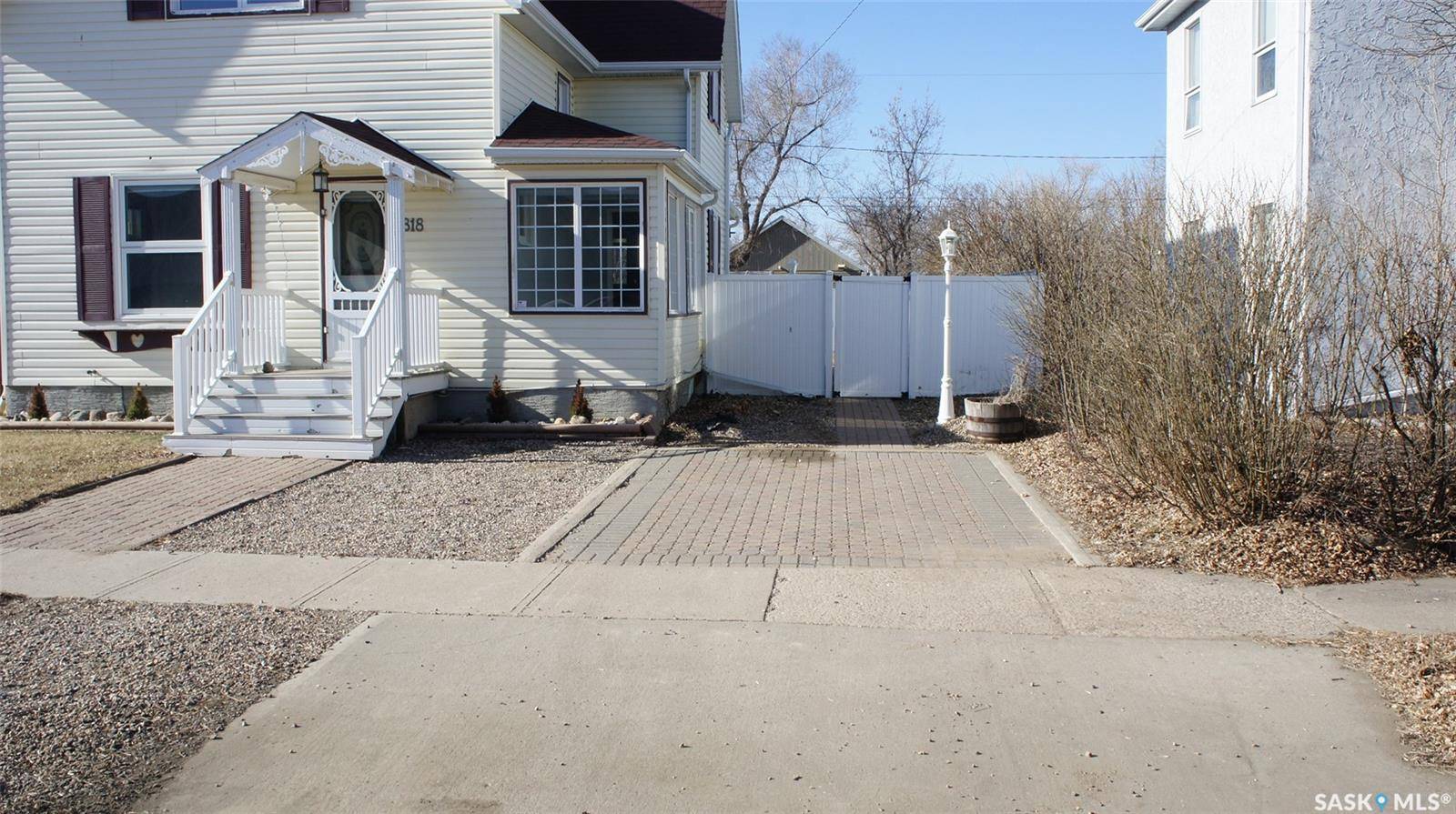 818 3rd STREET, Estevan, SK S4A 0R1