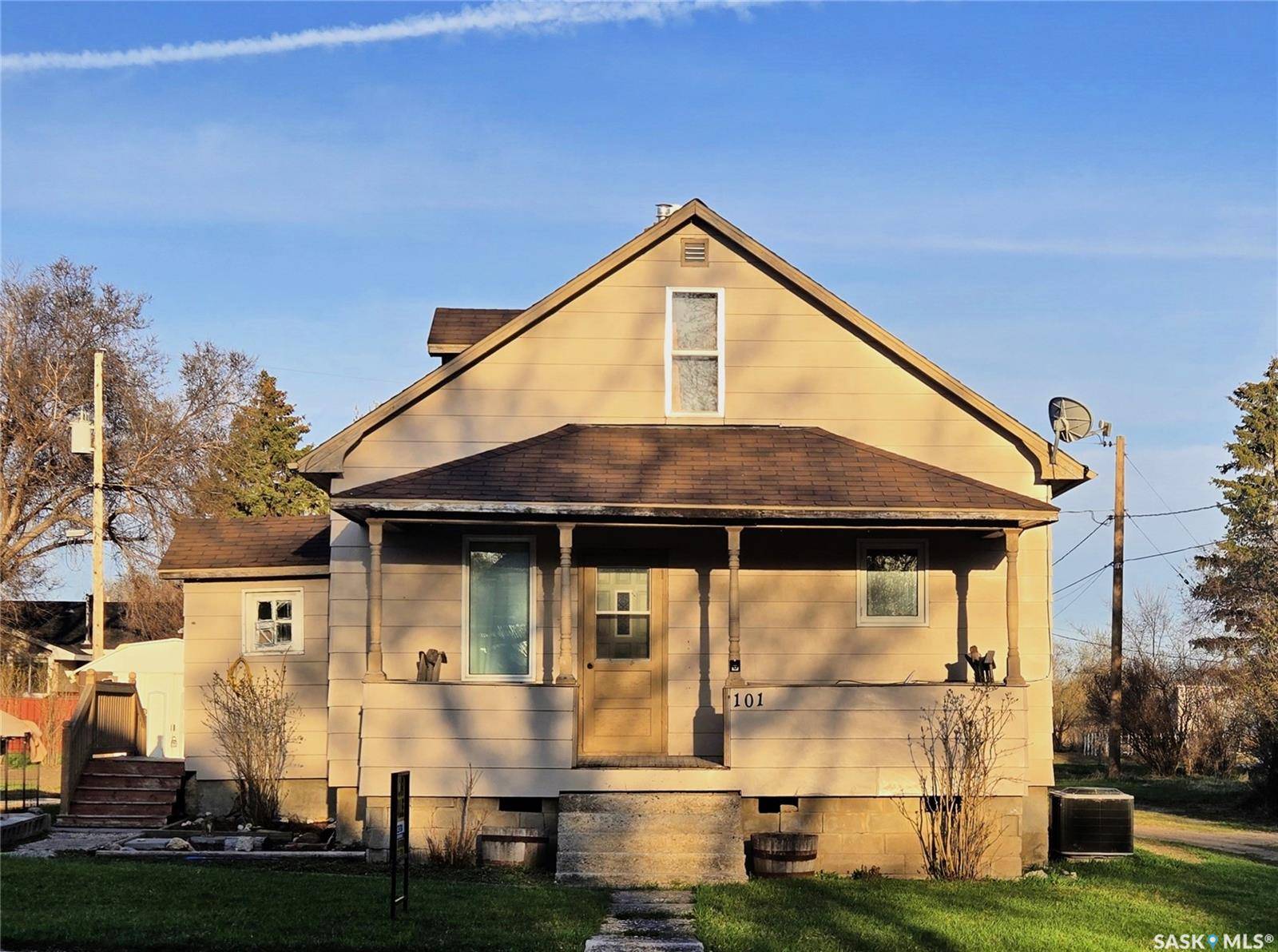 101 4th STREET, Plunkett, SK S0K 3J0