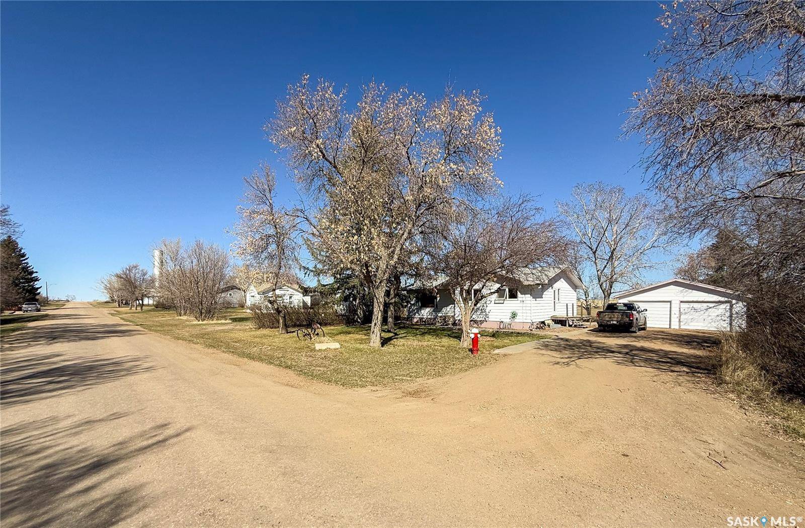 208 1st STREET E, Climax, SK S0N 0N0