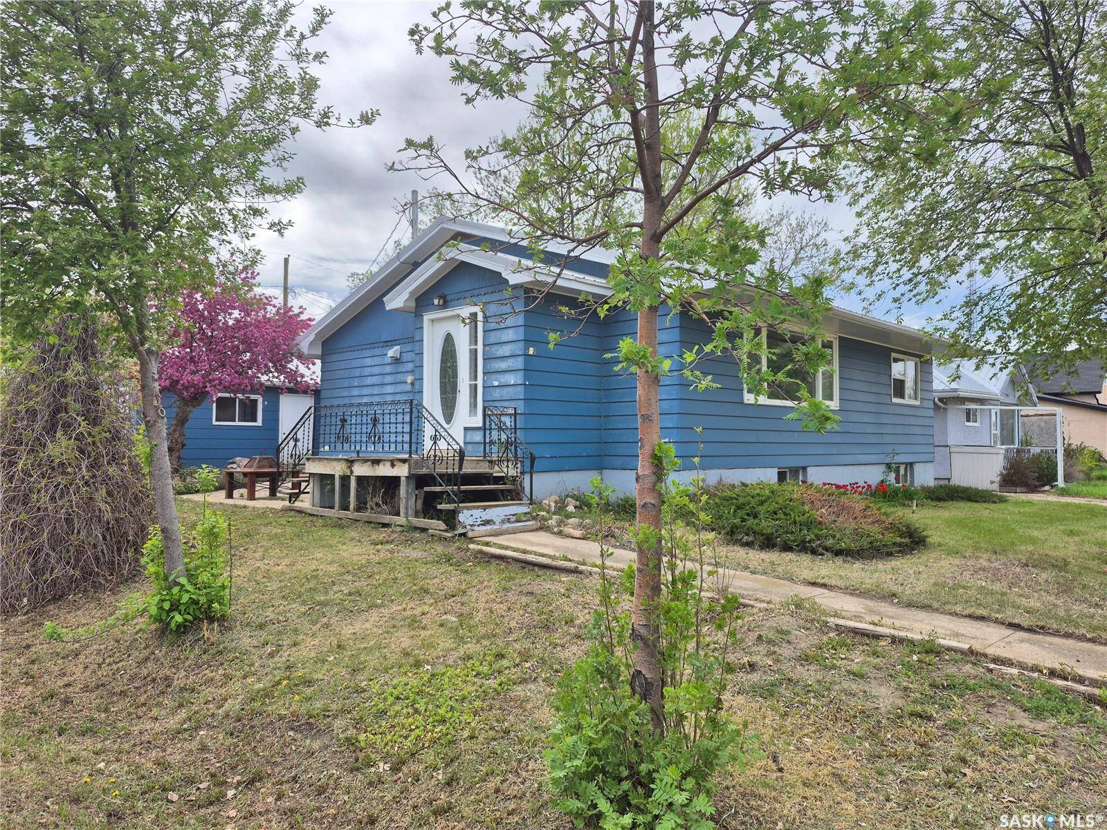 Radville, SK S0C 2G0,502 Healy AVENUE