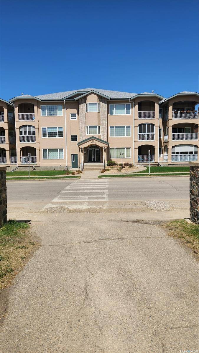 240 Athabasca STREET E #105, Moose Jaw, SK S6H 0L5