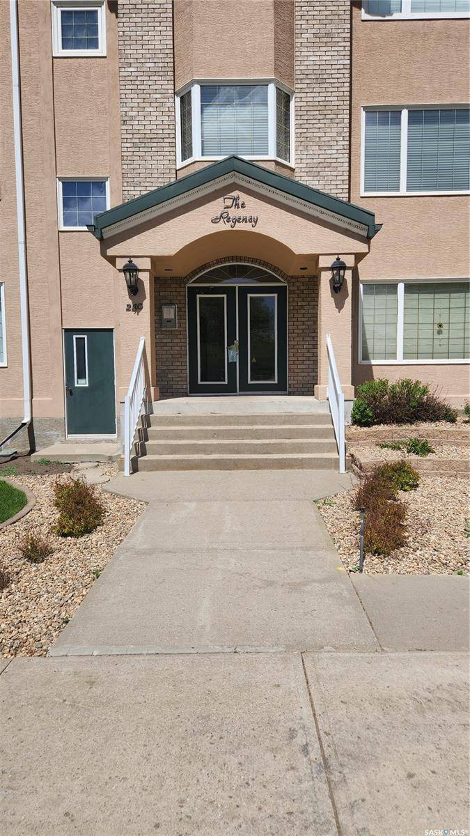 Moose Jaw, SK S6H 0L5,240 Athabasca STREET E #105