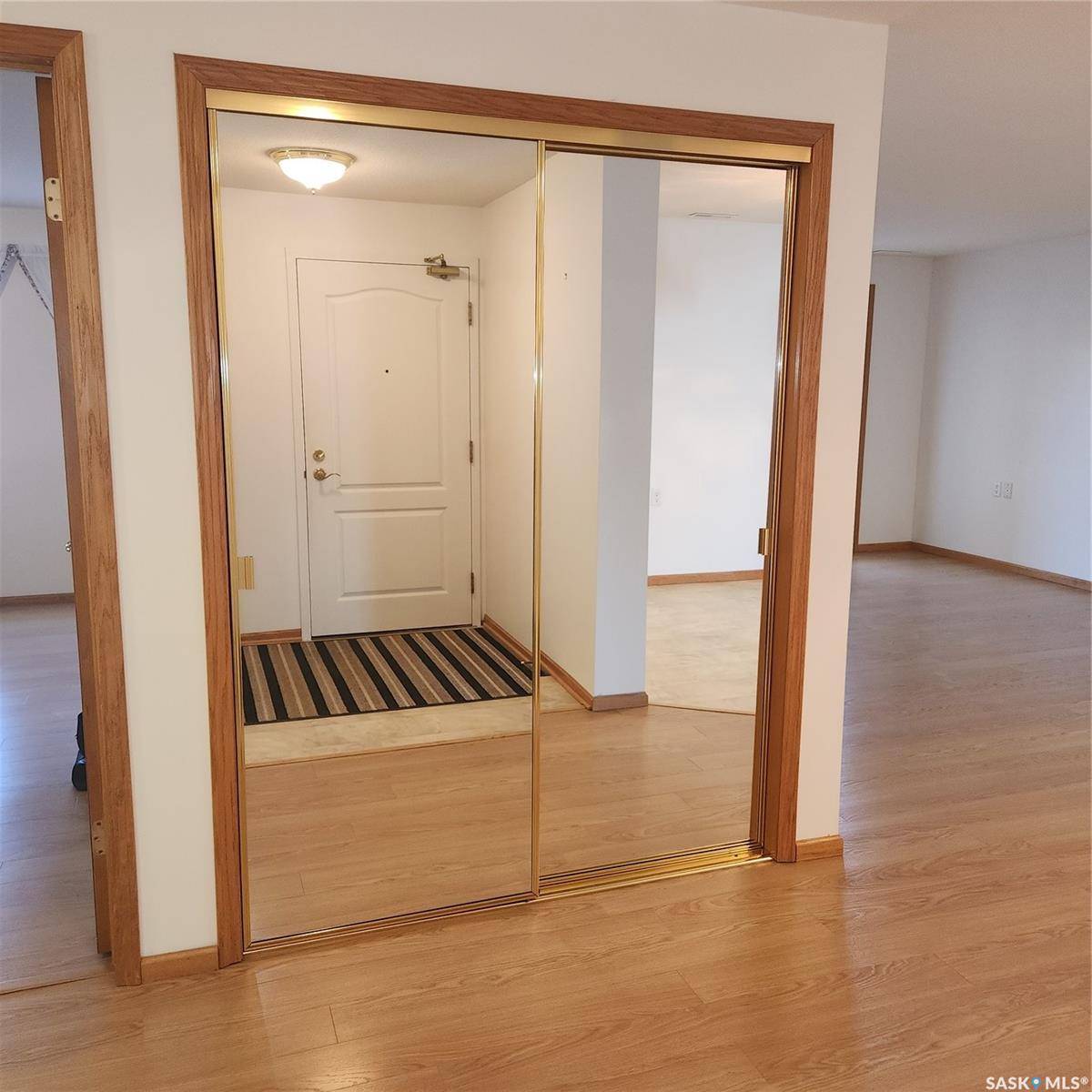 Moose Jaw, SK S6H 0L5,240 Athabasca STREET E #105