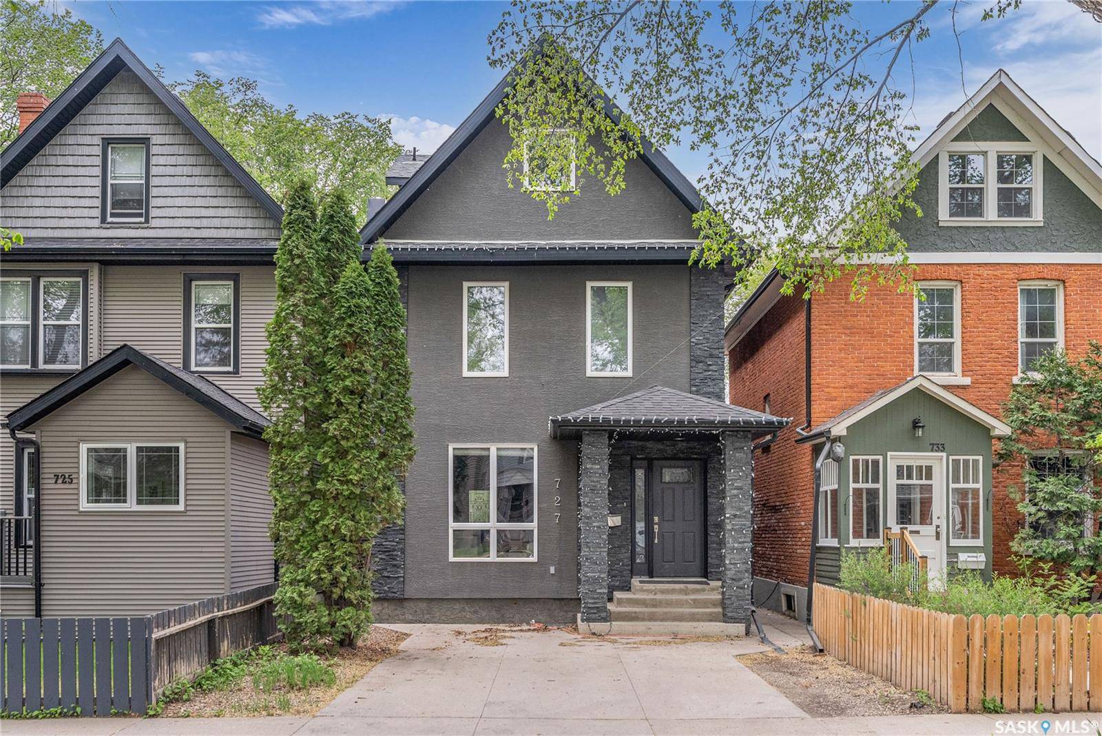 727 6th AVENUE N, Saskatoon, SK S7K 2S8