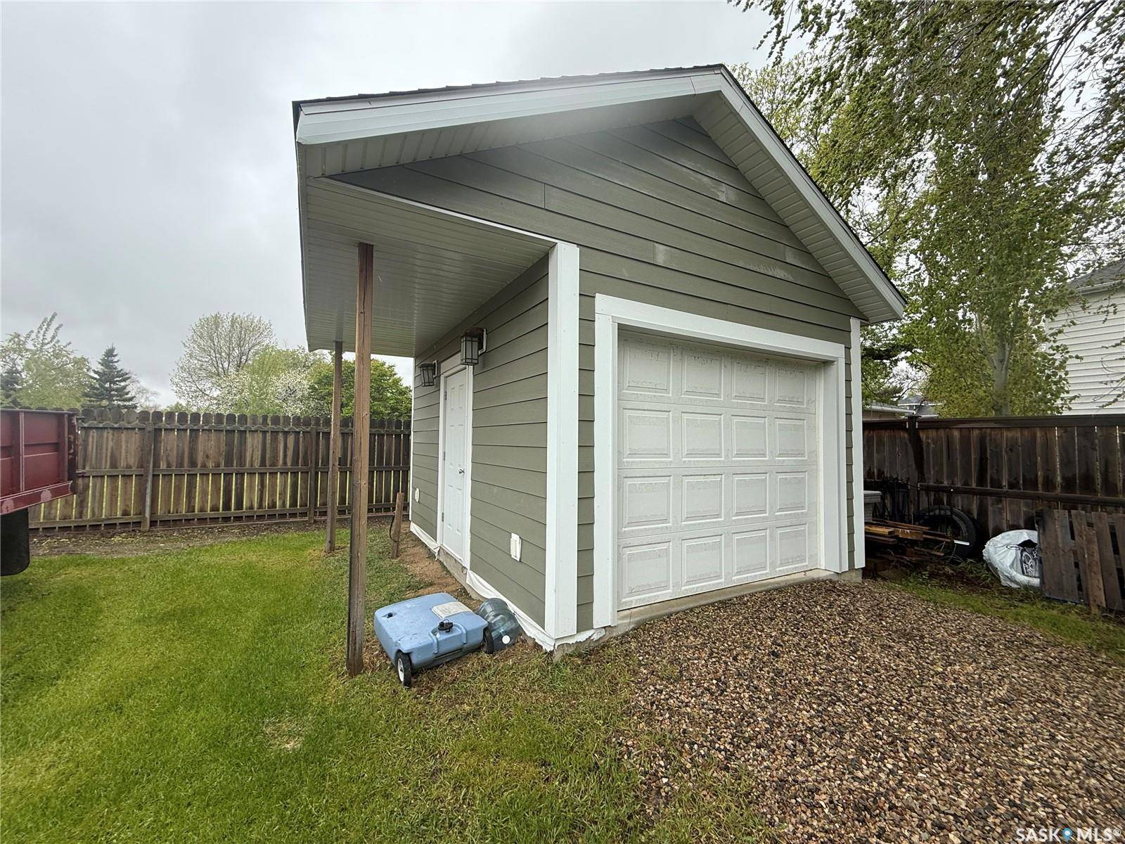 Weyburn, SK S4H 1H7,787 Hartney AVENUE