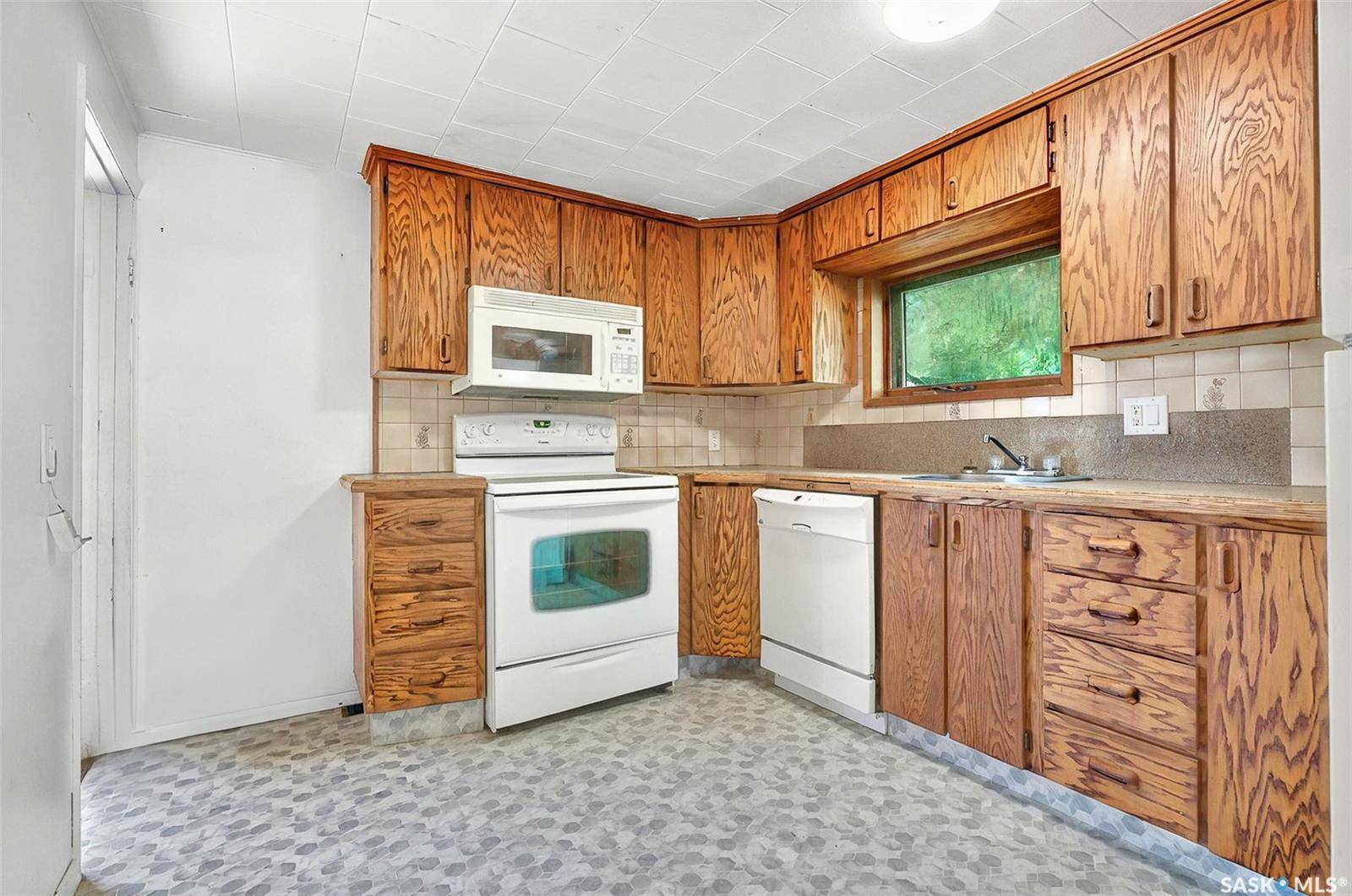 Moose Jaw, SK S6H 5G5,1160 Coteau STREET W