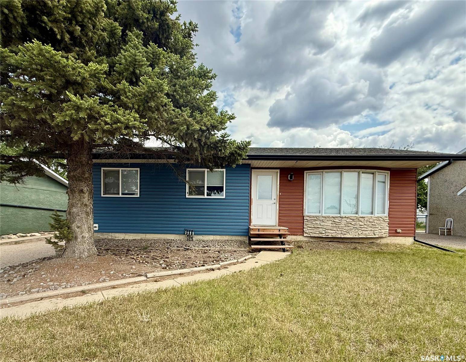 1018 8th STREET W, Kindersley, SK S0L 1S0