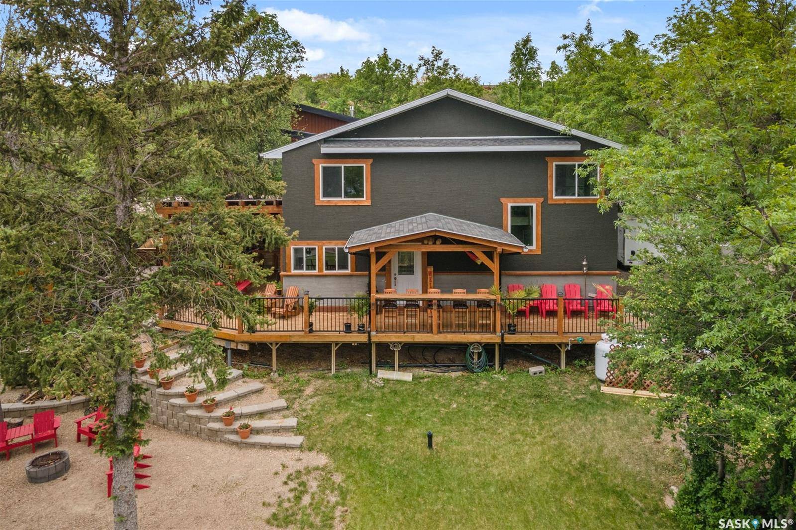 Regina Beach, SK S0G 4C0,225 3rd STREET E